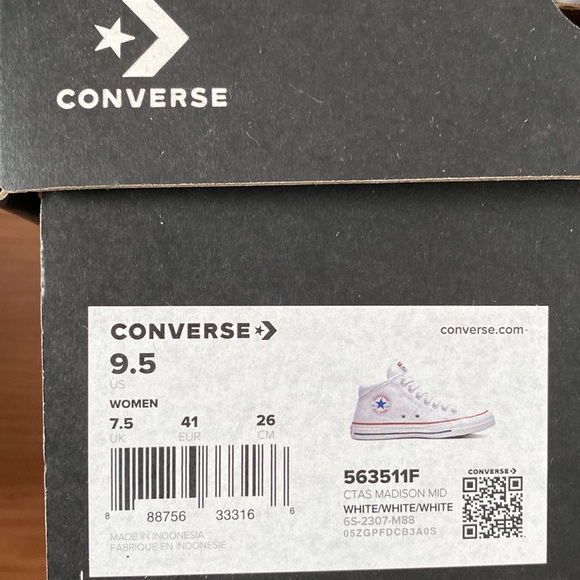 ❤️ Converse White Canvas Size 9.5 Sneakers Box included - Picture 11 of 14